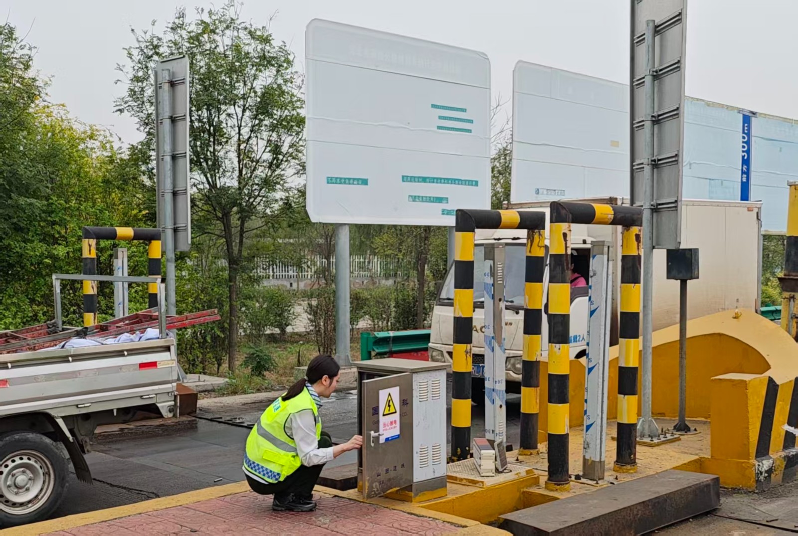 1759971156172506.jpg 1759971156172506.jpg