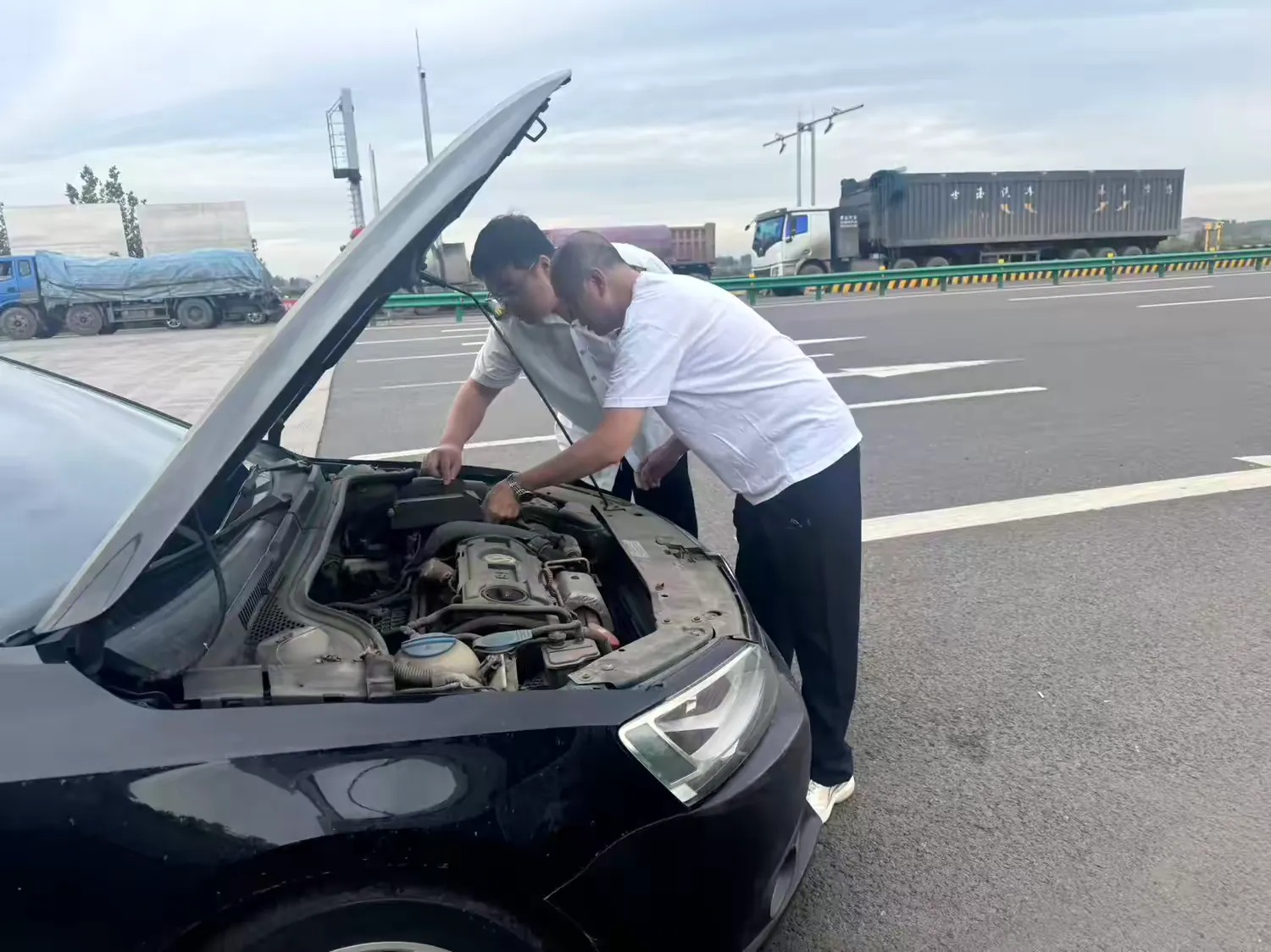 1759979715313398.jpg 1759979715313398.jpg